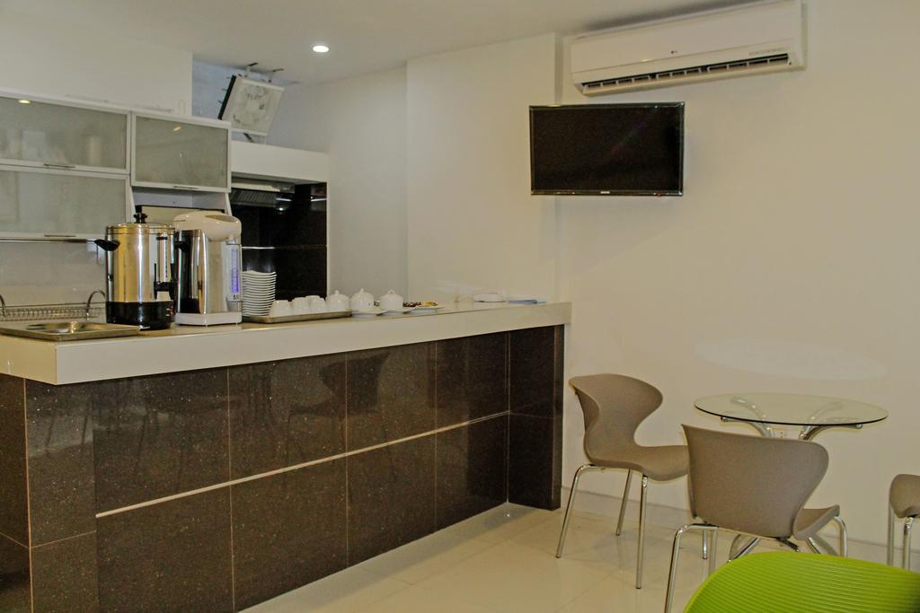 Bora Hotel Iquitos Exteriör bild